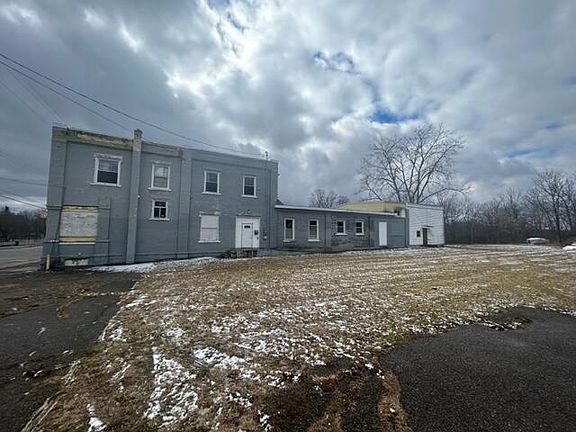 3rd image of 18 Angell St
