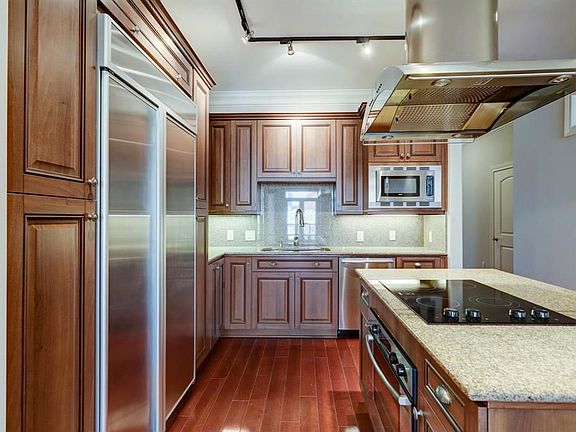 4th image of 1419 Montrose Blvd Unit 204