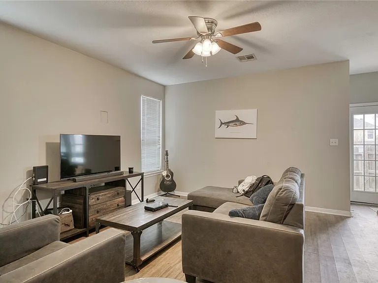4103 McFarland Dr — Photo 2