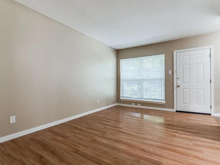 5508 Tremont St — Photo 12