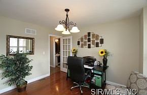 4th image of 423 Chadwyck Dr