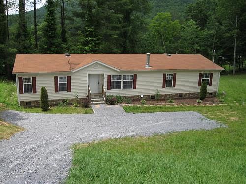 1st image of 121 Patrick Henry Dr