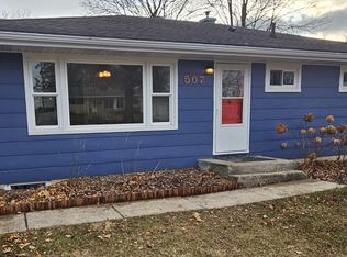 507 W 1st St, Mount Morris, IL 61054