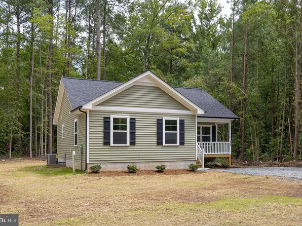 296 Shorewood Dr, Colonial Beach, VA 22443