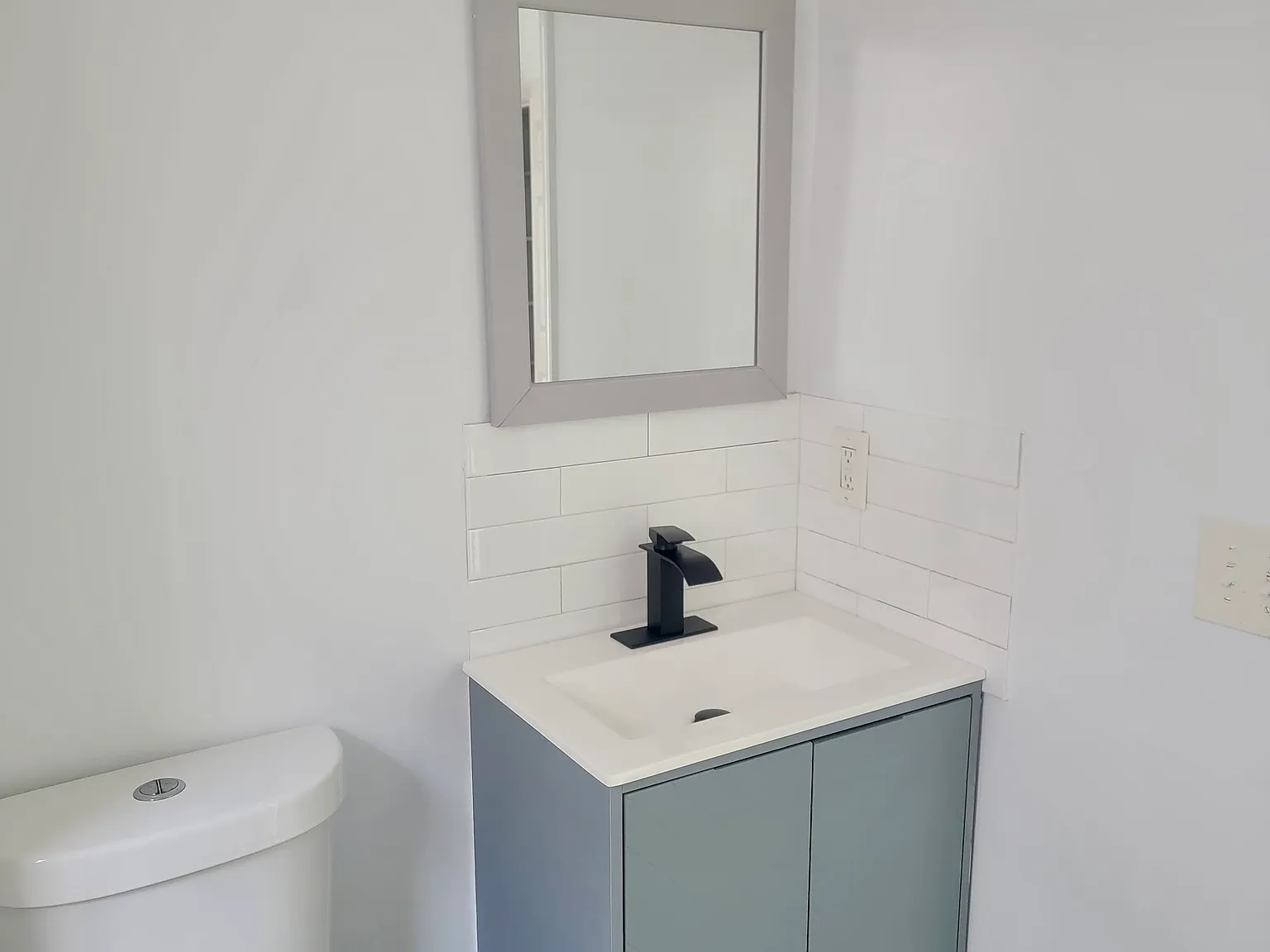 2 bed, 1012 sqft, $1,775 — Photo 2