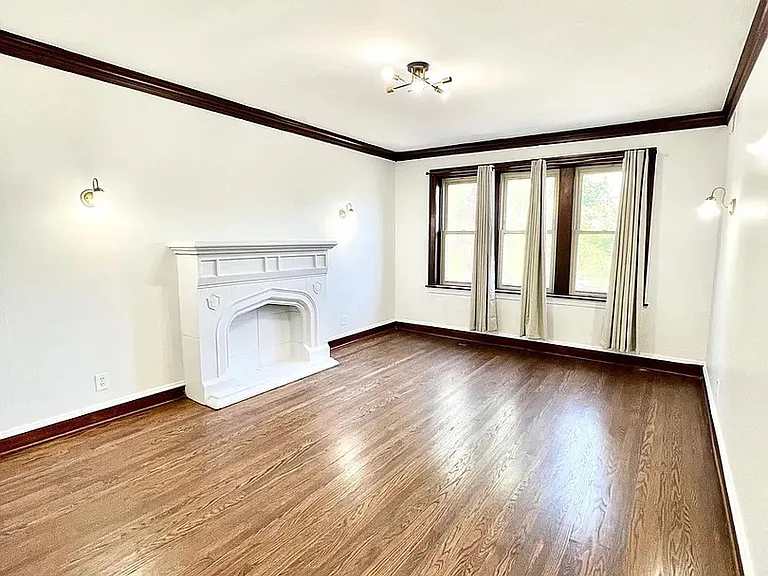 1632 N California Ave #2 — Photo 2