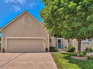 2317 NW Frances St, Lees Summit, MO 64081
