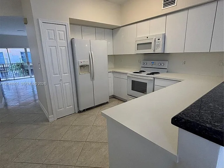 10151 SW 154th Circle Ct #4-108 — Photo 4