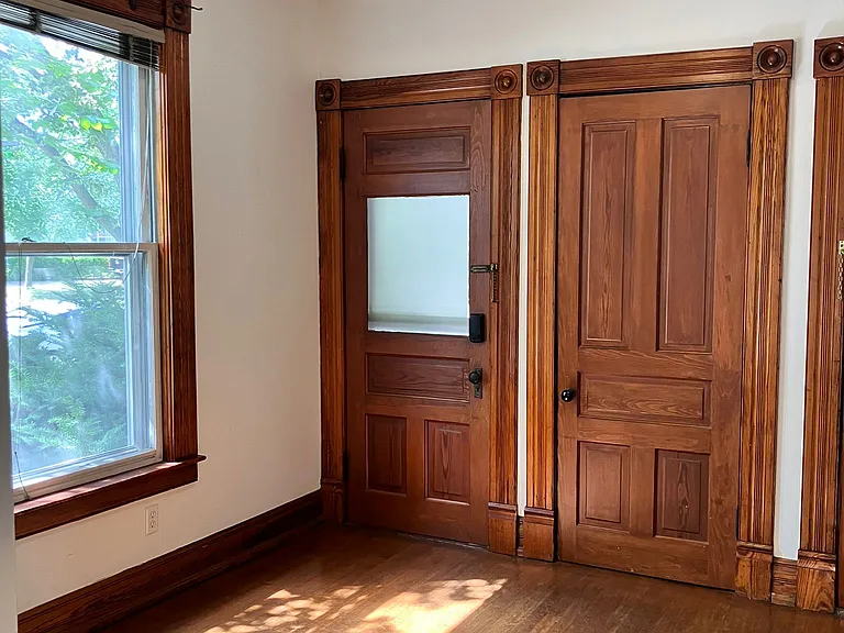 821 W Liberty St #1 — Photo 2