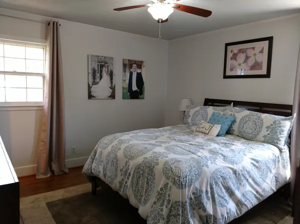 1117 Bevis Dr, Charlotte, NC 28209