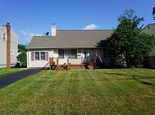 16 Woodland Dr, Colonia, NJ 07067