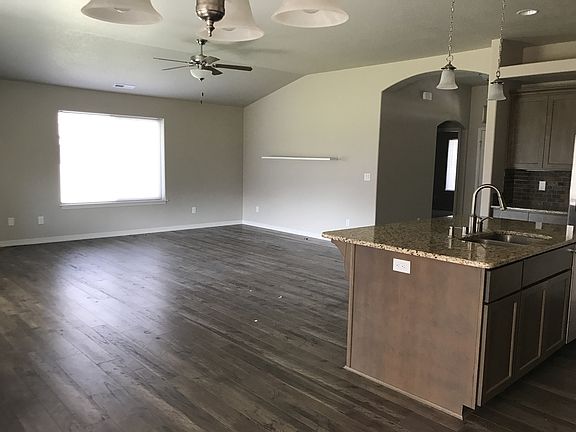 3rd image of 9028 W Skagit Ave