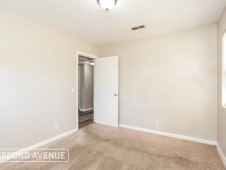 2727 W 45th St — Photo 16