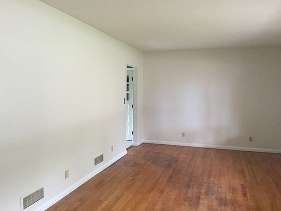 4th image of 1311 W Brookmont Blvd