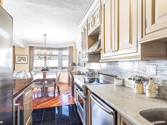 5th image of 116 E 66th St #9/10D
