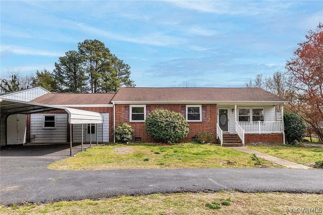 6615 Lancers Cir photo 1