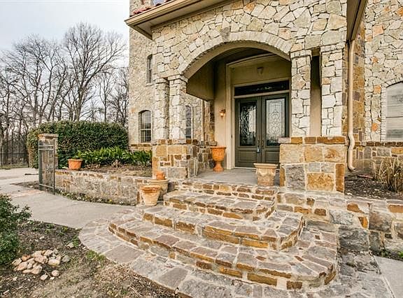 2nd image of 285 Victorian Dr