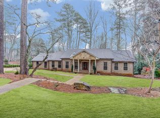 560 Glen Eagles Cir SE, Marietta, GA 30067