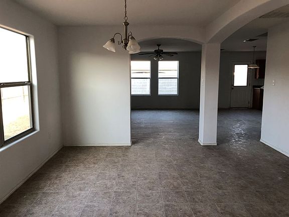 2nd image of 402 Larga Vista Dr