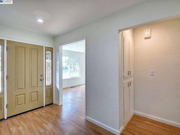 5th image of 840 Wedgewood Dr