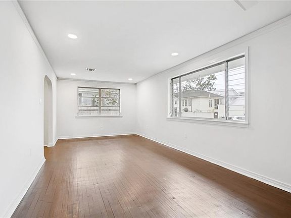 3rd image of 4016 Dryades St