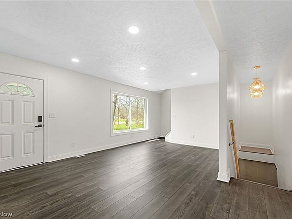 5th image of 9509 Reed Rd