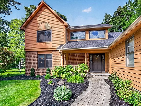 3rd image of 39 Wood Run Cir
