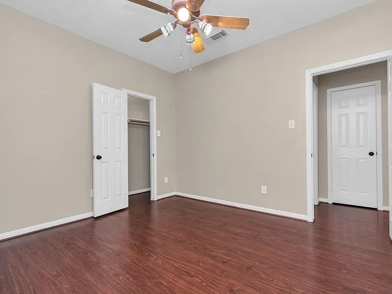 1915 Crescent Oak Dr — Photo 40