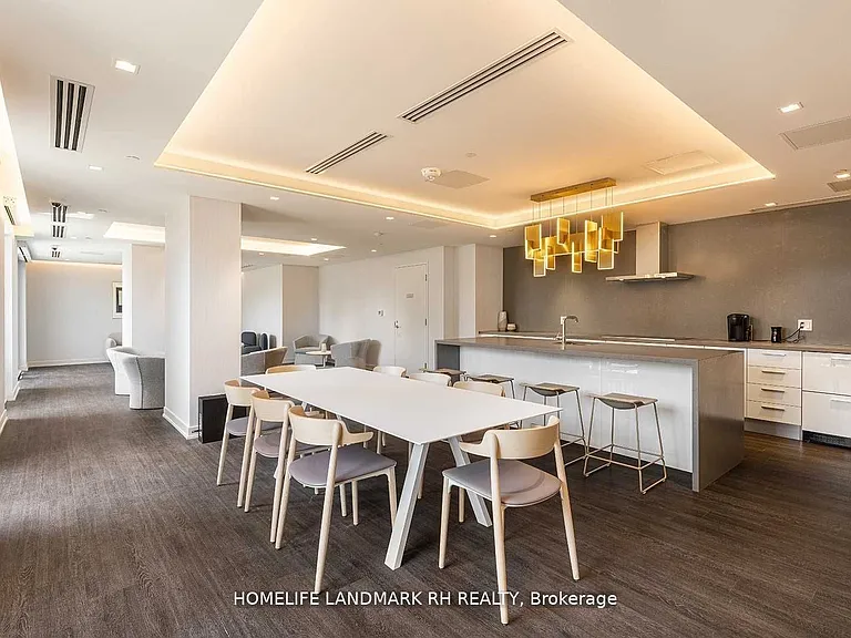 3 Gloucester St #610 — Photo 21