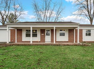 721 Fox River Rd, Valparaiso, IN 46385