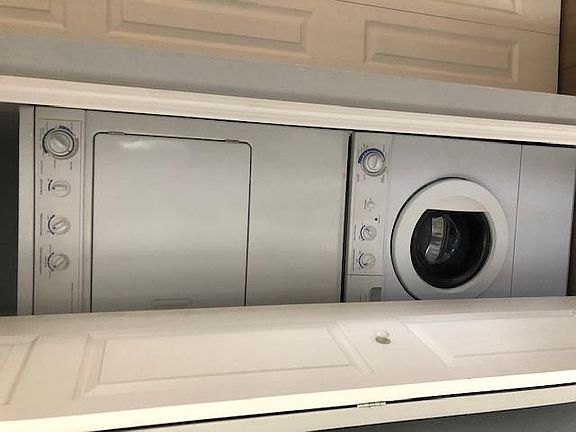 5th image of 2050 Arlington St Unit 104