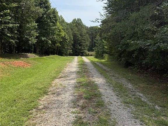2nd image of 1011 Mill Ridge Rd