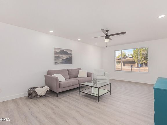 5th image of 2041 E Harvard Dr