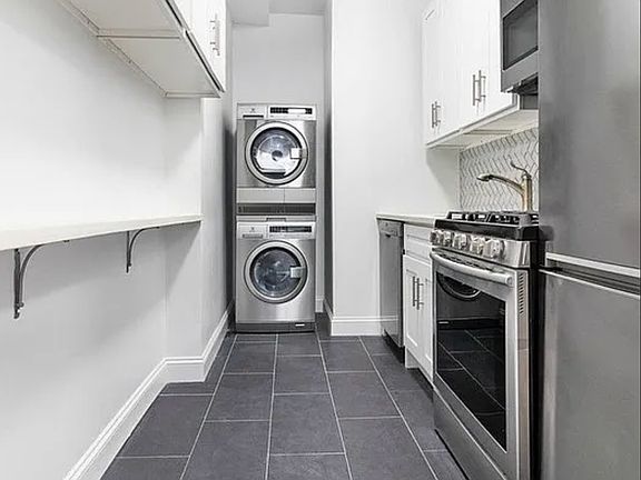 5th image of 159 W 23rd St #3A