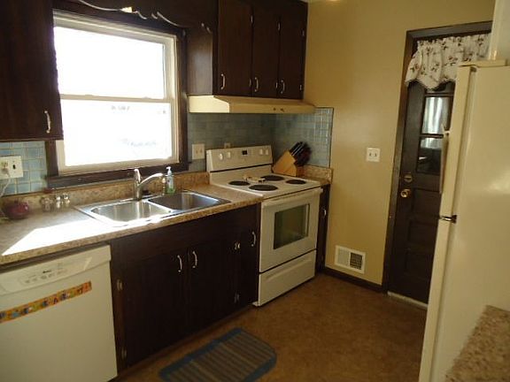 5th image of 10828 E 66th Ter