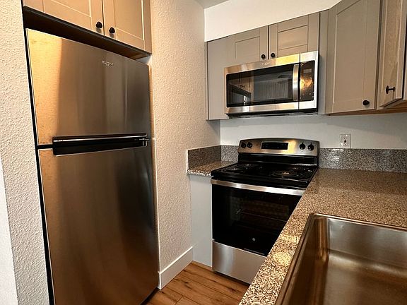 4th image of 225 Boulder Creek Dr APT G