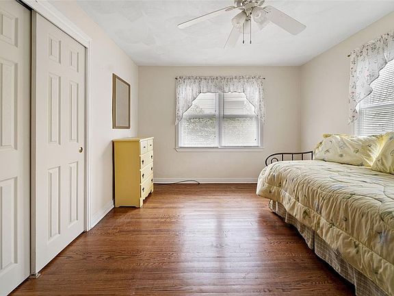 5th image of 512 Delano Ave