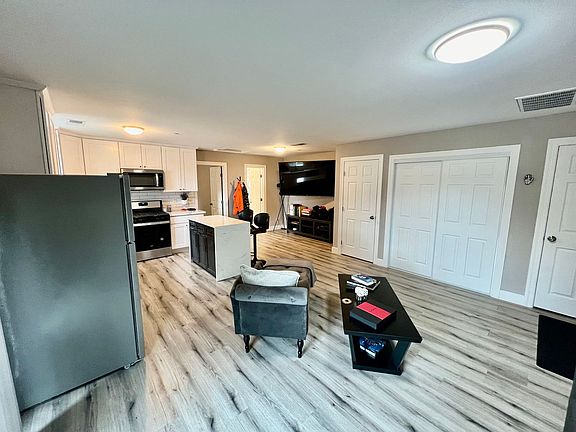 2nd image of 1149 Forest Ave #G