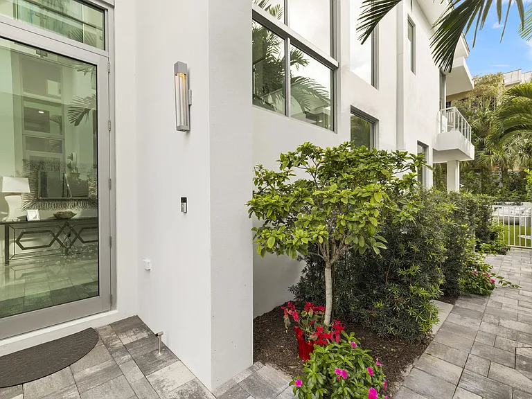 402 Ocean One Ln — Photo 35