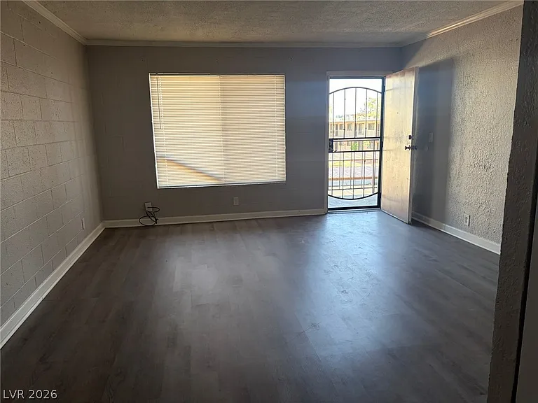 555 S Royal Crest Cir #9 — Photo 2