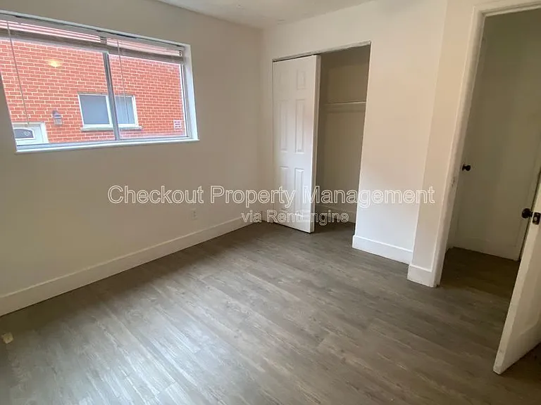 813 Courtois St — Photo 6