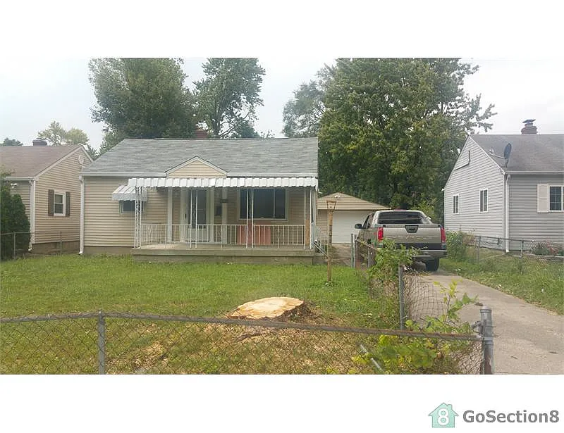 2052 Winfield Ave photo 1