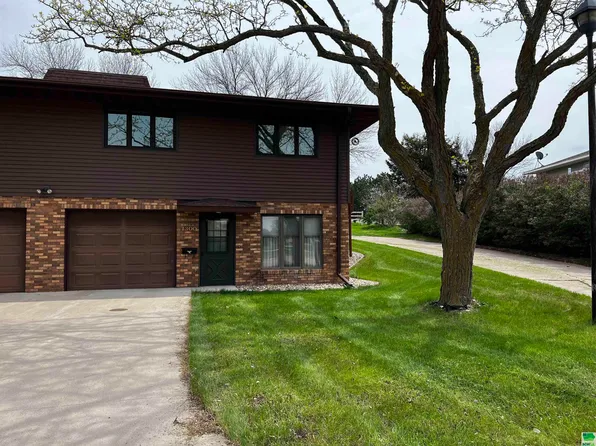 1300 Greta St, Cherokee, IA 51012