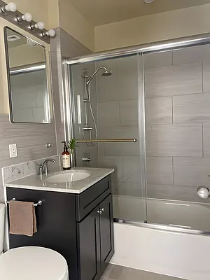 Rented by Zara Realty Holding Corp | media 2