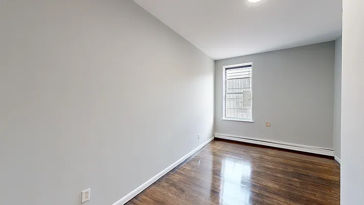 Sold by Liberty Chateau Realty Inc | media 9