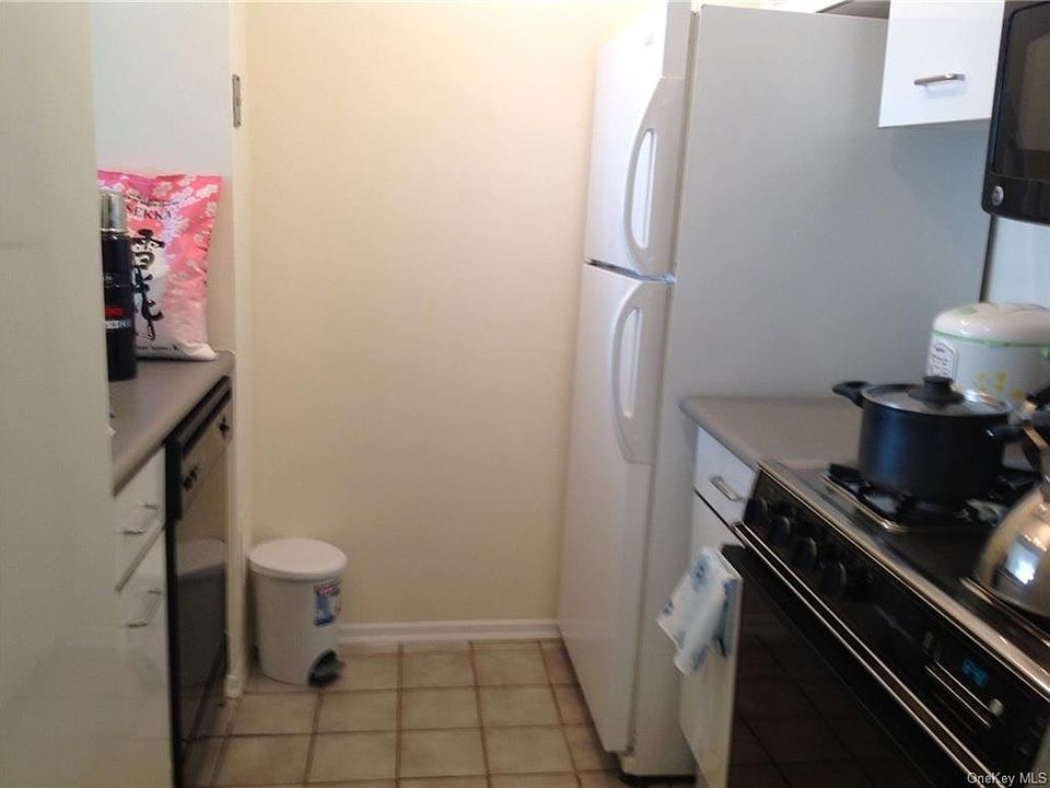 1st image of 4 Martine Ave APT 812