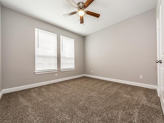 4th image of 612 Sargent St