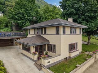 222 S Main St, Fountain City, WI 54629