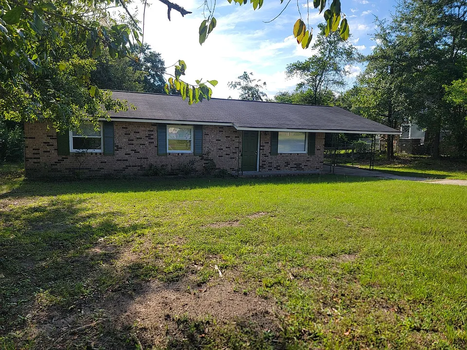 225 Pecan Dr