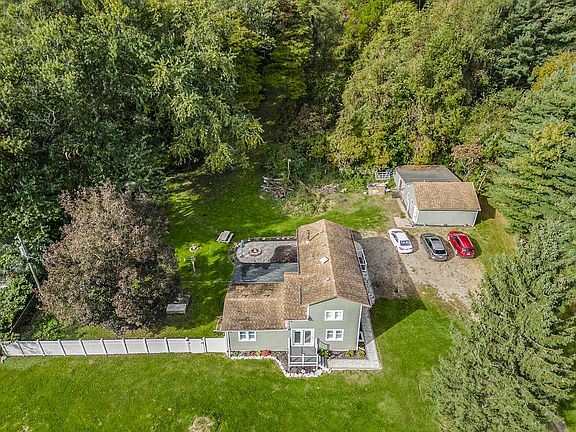 3rd image of 3010 Portage Rd